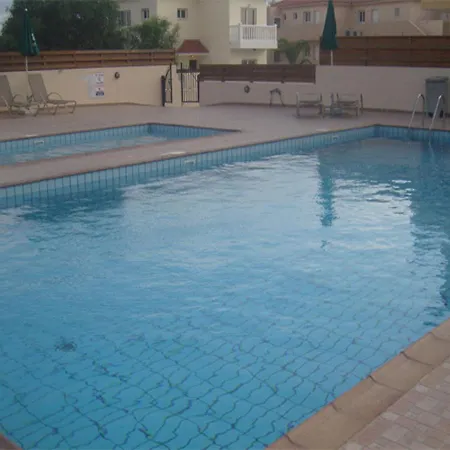Nissi Golden Sands איה נאפה